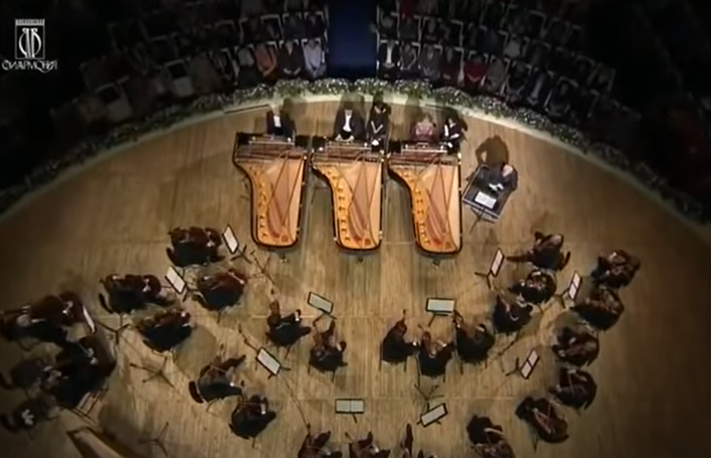 Mozart - Concerto nº 7 em Fá Maior para Três Pianos, “Lodron”, K. 242
