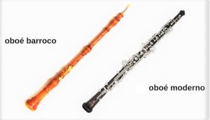 oboé barroco (esquerda) comparado com oboé moderno (à direita)